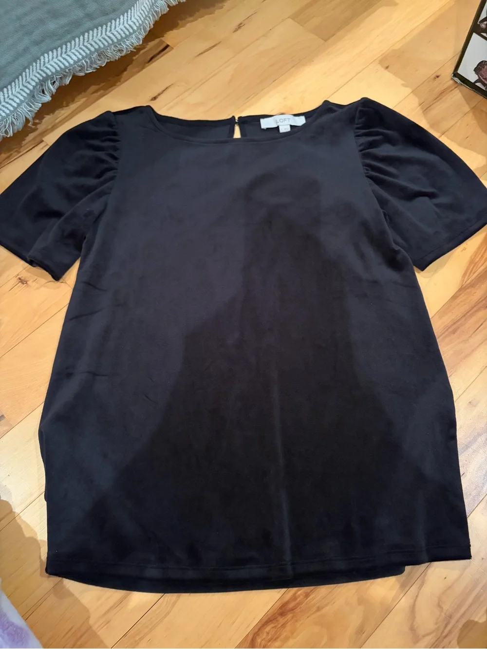 LOFT Black Short Sleeve Puff-Sleeve Ponte Top
